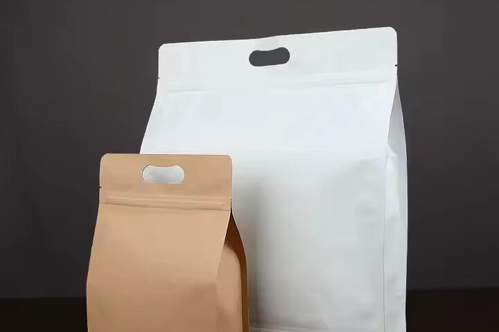 Resealable Kraft Paper Food Pouch with Zipper Closure