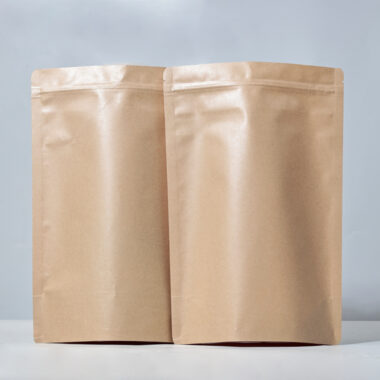 Kraft food pouch with strong zipper seal for packaging