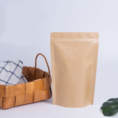 Kraft food pouch with strong zipper seal for packaging