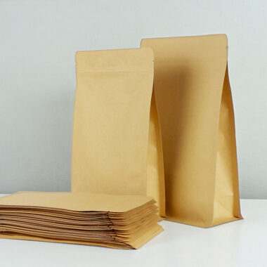 Sealable kraft paper zipper pouch for secure food packaging