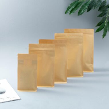 Sealable kraft paper zipper pouch for secure food packaging
